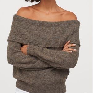 🌸 H&M Off-The-Shoulder Sweater